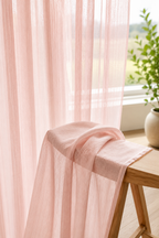 petit rideaux en voile rose clair