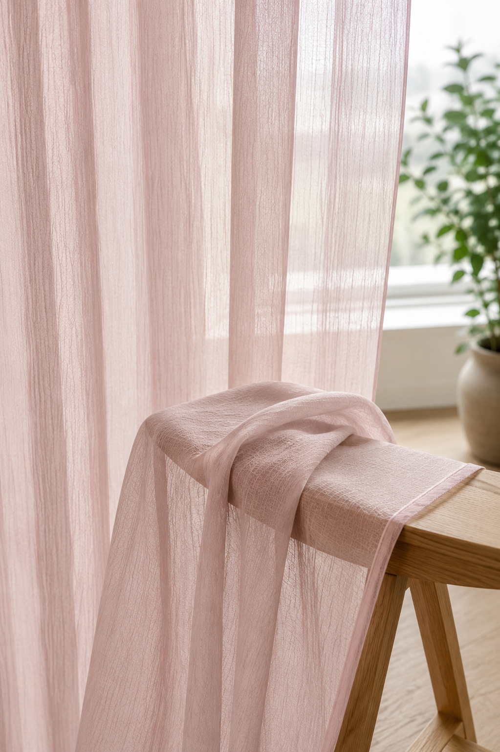 petit rideaux en voile rose