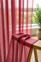 rideaux en voile rouge bordeaux